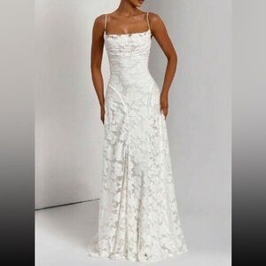Elegant Spaghetti-Strap White Lace Evening Dress